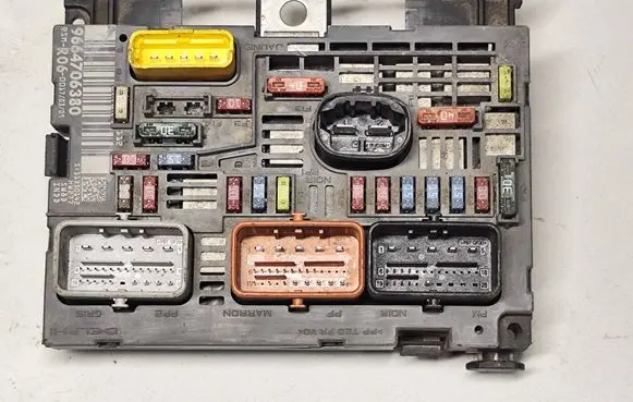 Peugeot 308 BSM Control unit 9664706380
