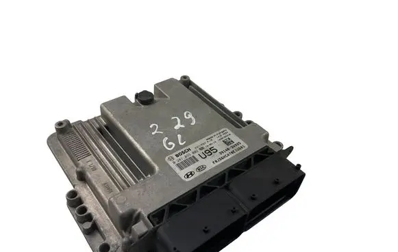 KIA Ceed Engine control unit/module ECU 391402A925 0281033002
