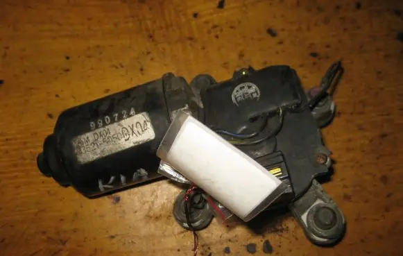KIA Pride Front wiper linkage and motor