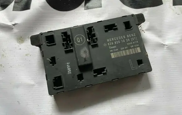 Mercedes-Benz Vito Viano W639 Door control unit/module A6398201026 6398201026