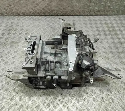 Nissan Leaf II (ZE1) Engine 320105SN5G