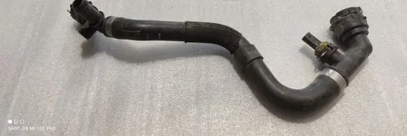Engine coolant pipe/hose