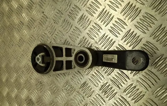 Engine mount bracket