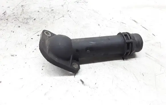 Volkswagen PASSAT B5 Engine coolant pipe/hose 06B121121