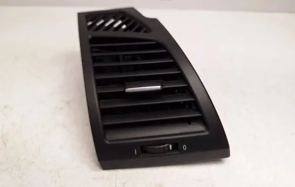 BMW 1 E82 E88 Dashboard side air vent grill/cover trim 7059188 64227059188