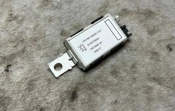 Peugeot 3008 II Rear glass lock/latch C847 9678016880