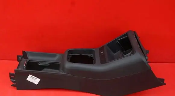 Volkswagen Golf V Center console 5M1863243B