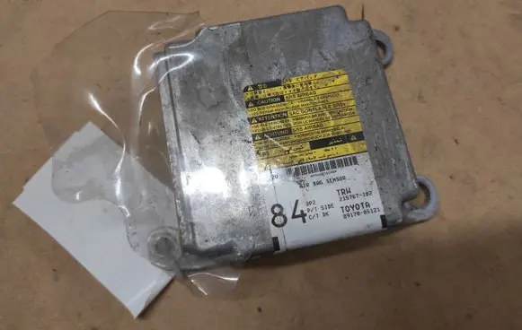 Toyota Avensis T250 Airbag control unit/module 8917005121 215767102