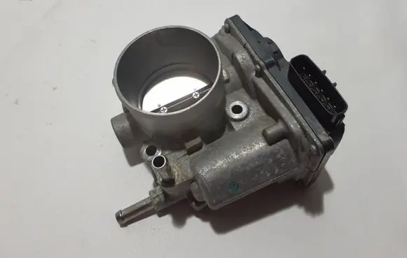 Toyota C-HR I Throttle valve 220300T110