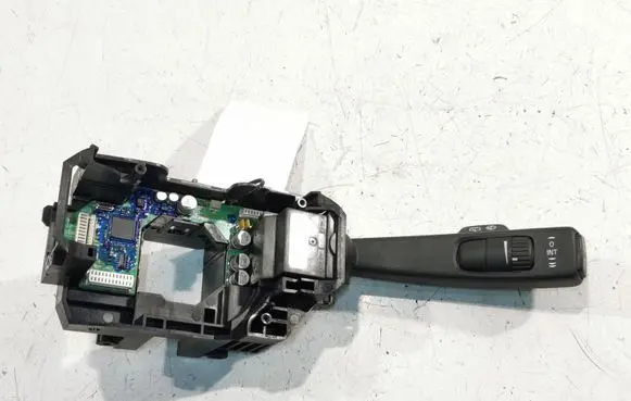 Volvo V70 Wiper control stalk 30737116