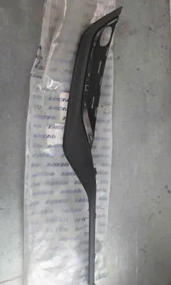 Volvo V60 Front bumper splitter molding 31425114