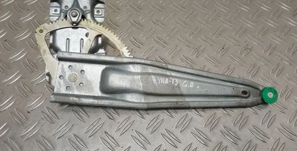 Rear door manual window regulator