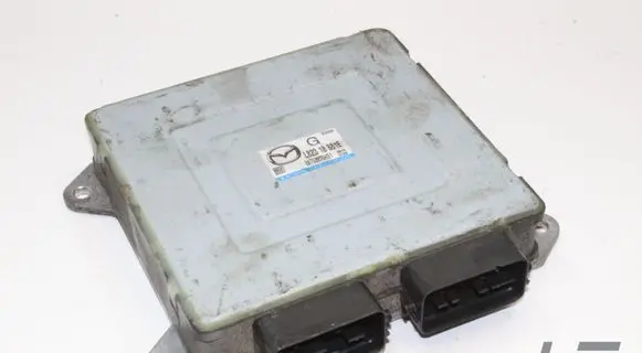 Mazda 2 Engine control unit/module L82318881E