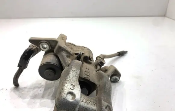 Toyota Yaris Cross Rear brake caliper 