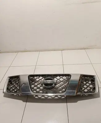 Nissan Pathfinder R51 Front bumper upper radiator grill 2310EBXXX NSR2311 310EB400
