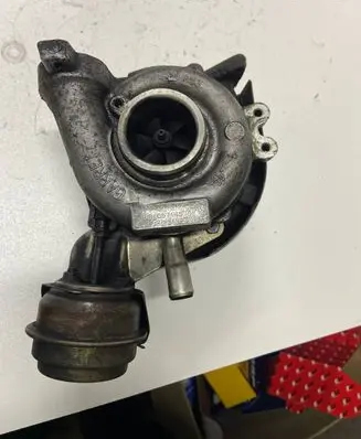 Audi A8 S8 D2 4D Turbo 057145702G 7152942 GT1749V