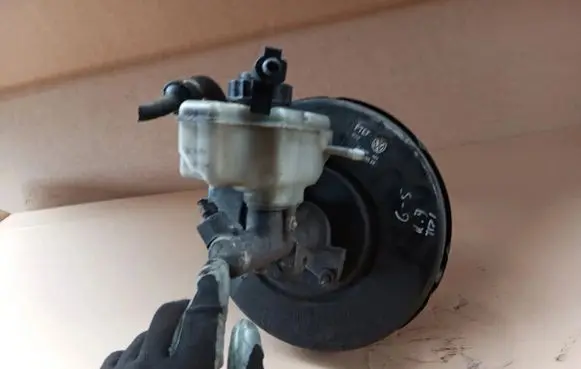 BMW X3 E83 Brake booster 1k1614105