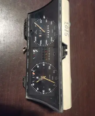 Volkswagen Golf II Speedometer (instrument cluster) 321919033 6160372028