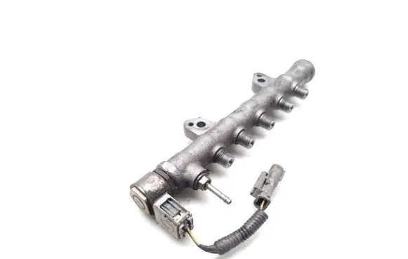 Toyota Hilux VIII Fuel main line pipe 11D12629