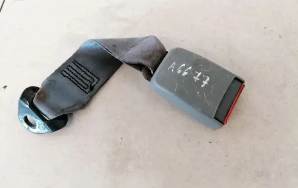 Peugeot 406 Rear seatbelt buckle