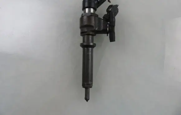Fuel injector