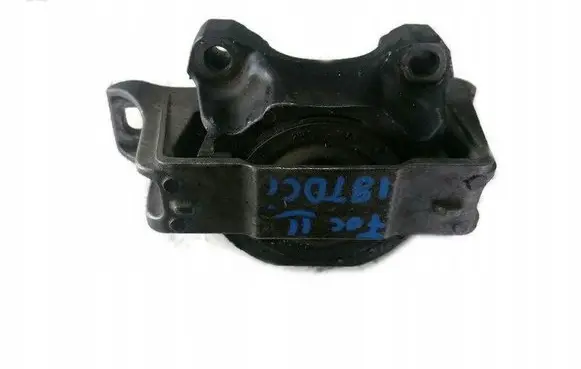 Ford Focus Engine mount bracket