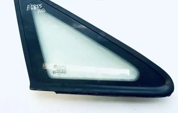 Opel Zafira A Front triangle window/glass 