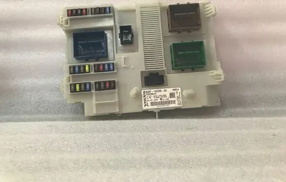 Volvo V60 Fuse module 31327996AA BG9T14C256GA
