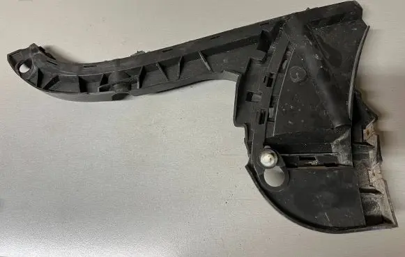 Volvo XC70 Rear bumper mounting bracket 31265323