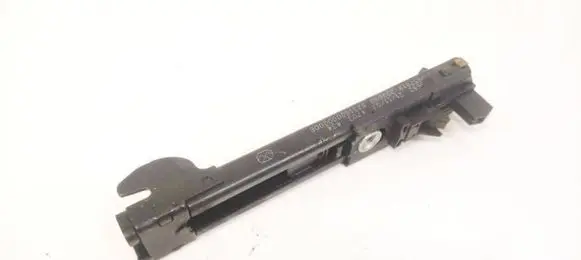 Volkswagen Touran I Other exterior part 1T0857819