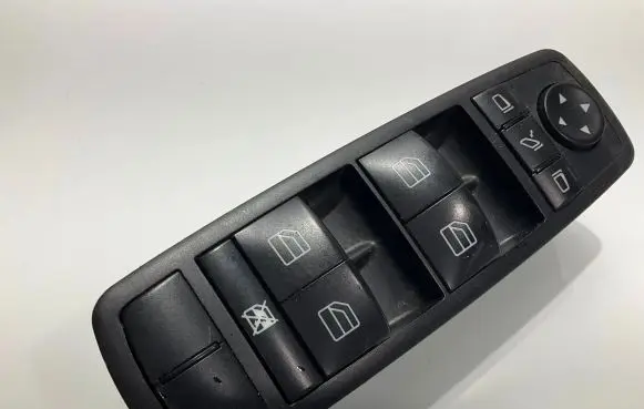 Mercedes-Benz ML W164 Electric window control switch A2518300290 03728360 2518300290