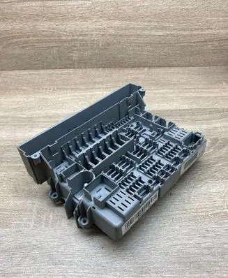 BMW 3 E90 E91 Fuse module 6906621 690662104