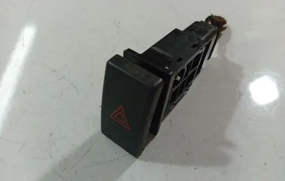 Toyota Avensis T250 Hazard light switch 157963