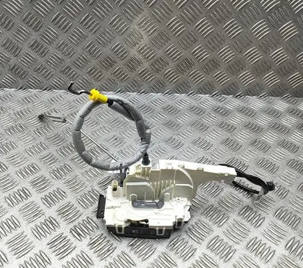 Mercedes-Benz Sprinter W907 W910 Front door lock A9077200300