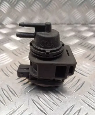 Renault Megane III Turbo solenoid valve 8200575400
