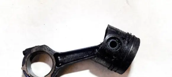 Volvo S40, V40 Piston with connecting rod
