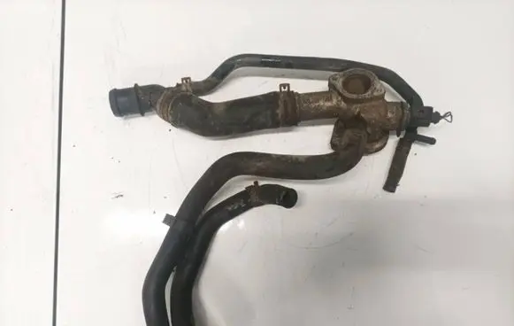 Volkswagen Golf IV Engine coolant pipe/hose 038121133a