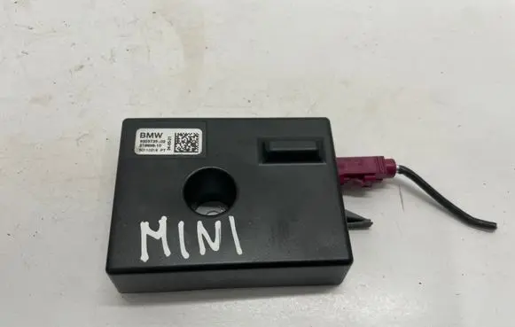 Mini Cooper Countryman F60 Aerial antenna amplifier 9325735
