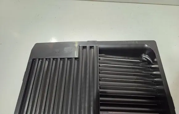 Volkswagen Golf VIII Air filter box cover 5Q0129668E 264203 334721018