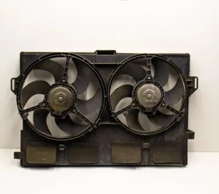 Jaguar XK8 - XKR Radiator cooling fan shroud XR847278