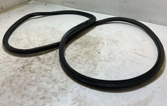 BMW X5 G05 Front door rubber seal
