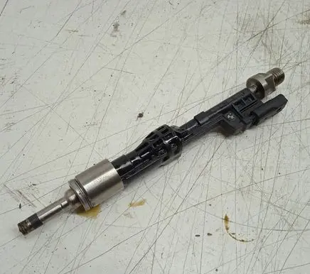 BMW 5 F10 F11 Fuel injector 10213541 1364759787005