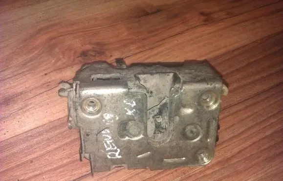 Renault 19 Rear door lock