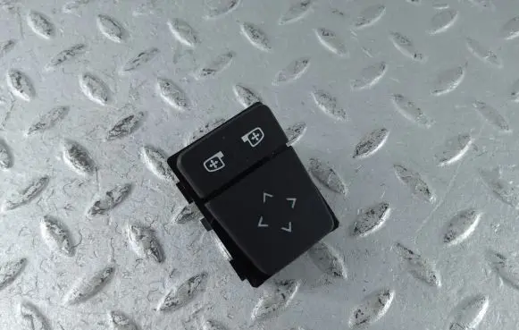 Dacia Sandero III Wing mirror switch 255703737R 2106011129