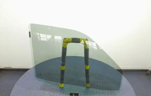 Opel Combo D Front door window glass four-door