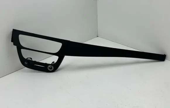 Renault Megane III Radio/GPS head unit trim 682600003R