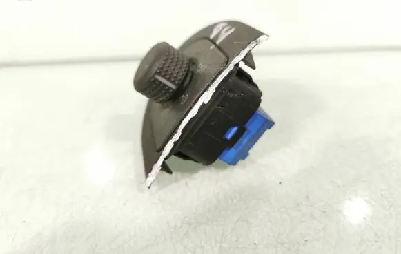 Volkswagen Golf IV Wing mirror switch 1J2959565C 1711
