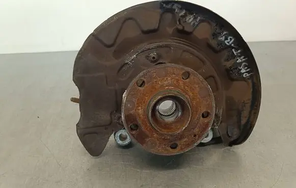 Volkswagen PASSAT B8 Front wheel hub