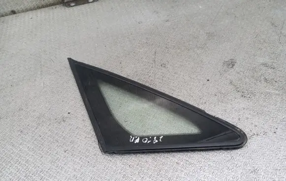 Toyota Avensis Verso Front door vent window glass four-door 