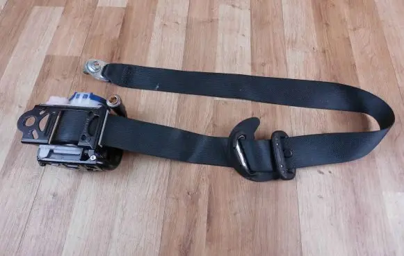 Mitsubishi Outlander Front seatbelt TKAH2EN305 7000D811 7000D811XA